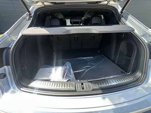 Used 2026 Porsche Macan AWD/4WD image 39