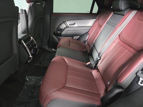 Used 2025 Land Rover Range Rover Sport Dynamic SE image 13