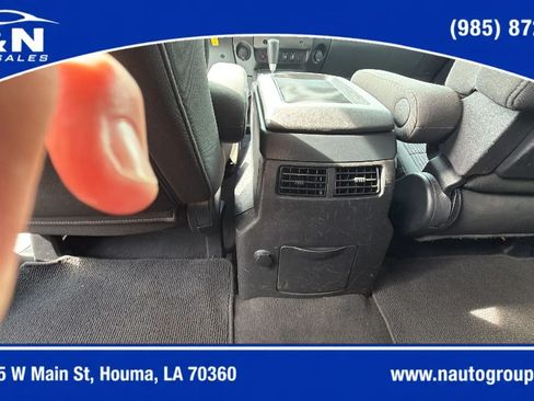 Used 2012 Nissan Titan SV w/ SV Value Truck Pkg AWD/4WD image 17