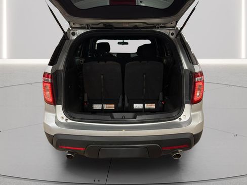 Used 2014 Ford Explorer XLT image 12