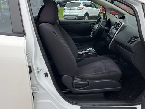 Used 2016 Nissan Leaf SV FWD image 12