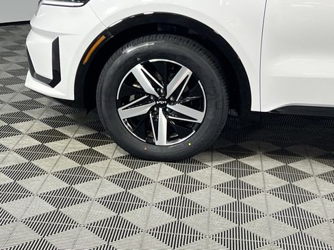 Used 2023 Kia Sorento EX w/ Panoramic Sunroof Package image 9