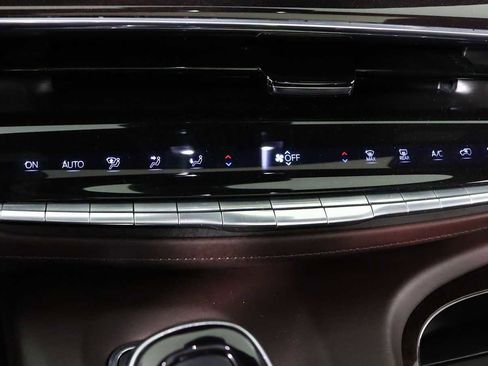 Used 2024 Cadillac Escalade Sport Platinum w/ LPO, ONYX Package image 20