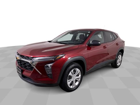 Used 2024 Chevrolet Trax LS image 37