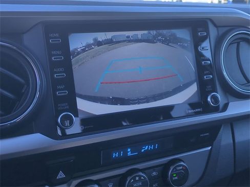 Used 2022 Toyota Tacoma TRD Off-Road image 26