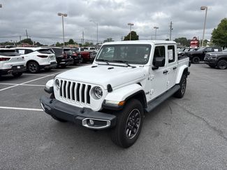 Used 2021 Jeep Gladiator Overland video 2