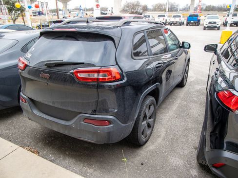 Used 2016 Jeep Cherokee 75th Anniversary image 7