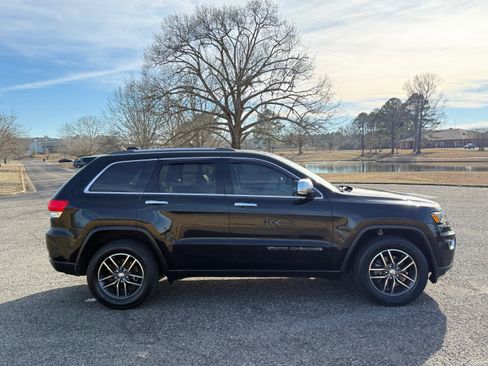 Used 2017 Jeep Grand Cherokee Limited w/ Luxury Group II image 6