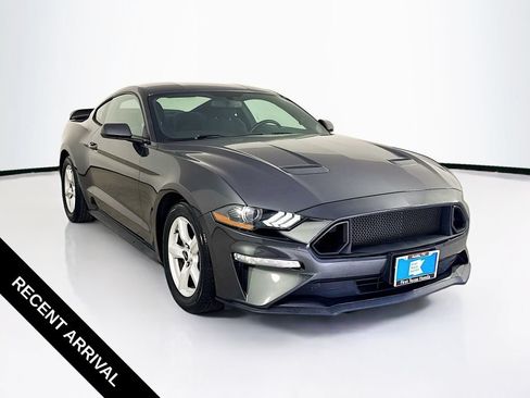 Used 2018 Ford Mustang Coupe RWD image 1