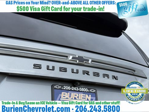 Used 2022 Chevrolet Suburban Z71 w/ Luxury Package AWD/4WD image 39