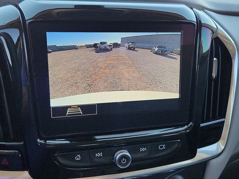 Used 2020 Chevrolet Traverse LT image 14