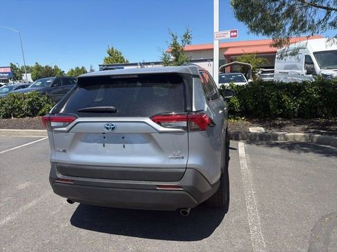 Used 2022 Toyota RAV4 LE AWD/4WD image 14