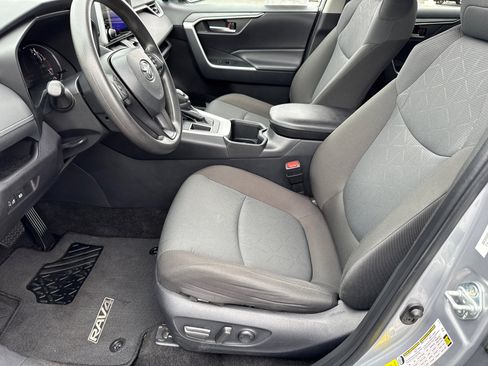 Used 2024 Toyota RAV4 XLE FWD image 25