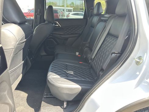 Used 2023 Mitsubishi Outlander SEL FWD image 24