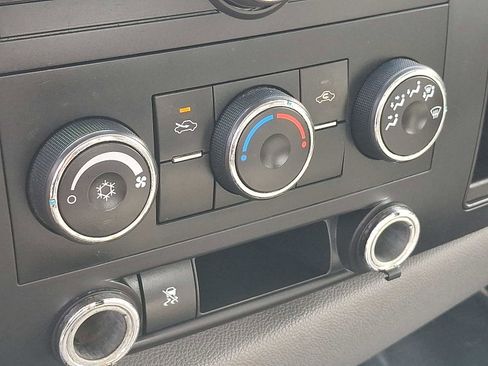 Used 2007 GMC Sierra 1500 W/T AWD/4WD image 16