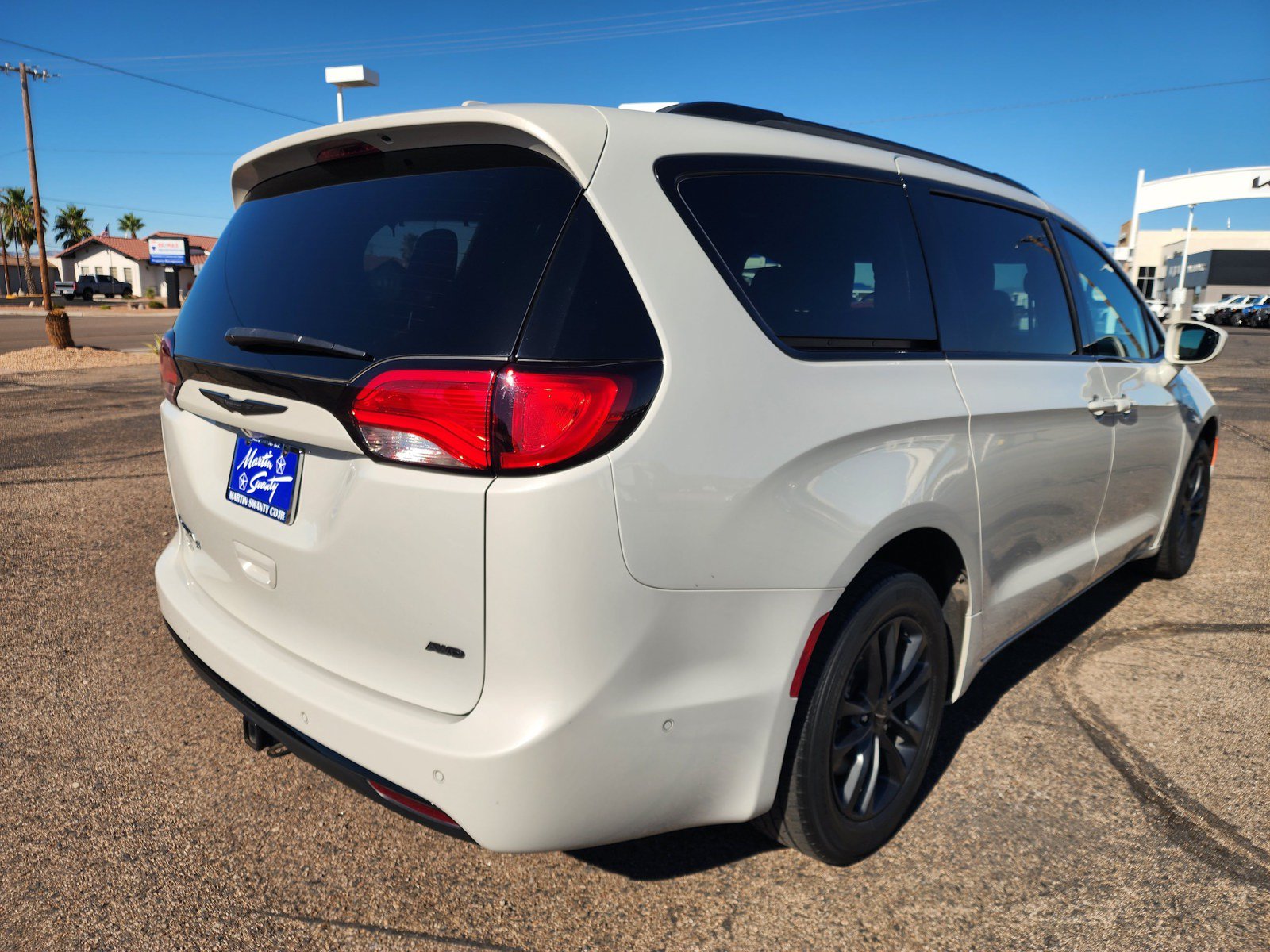 Used 2020 Chrysler Pacifica Touring-L AWD/4WD image 5