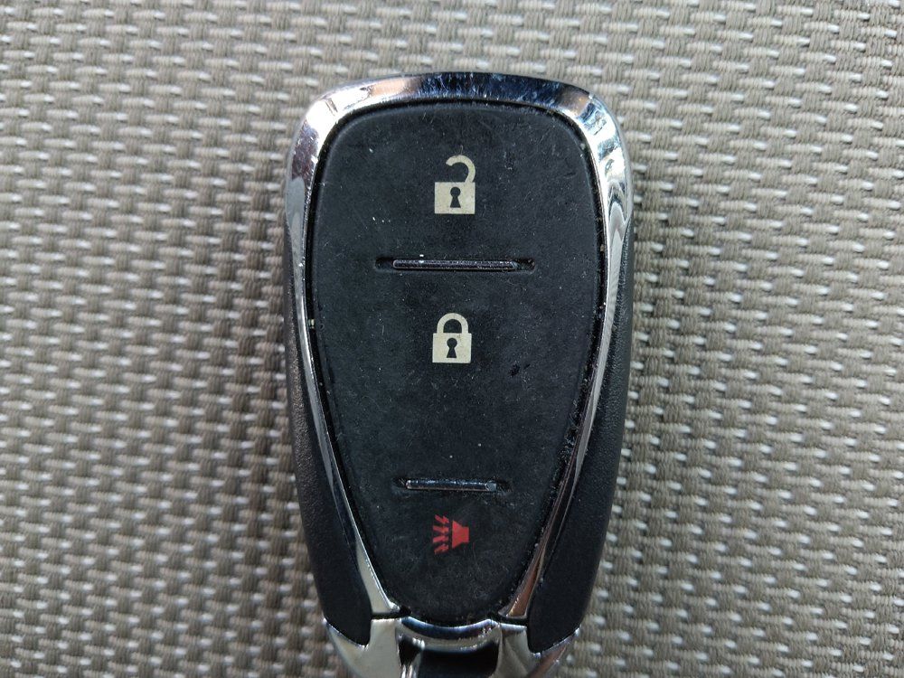 Used 2022 Chevrolet Traverse LS FWD image 32
