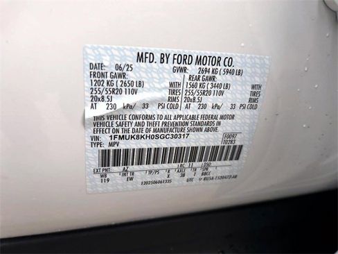 Used 2025 Ford Explorer ST-Line image 34