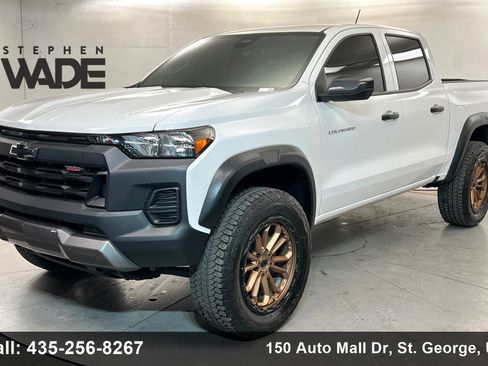 Used 2025 Chevrolet Colorado Trail Boss AWD/4WD image 1