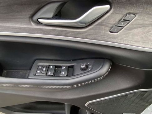 Used 2022 Jeep Grand Cherokee L Limited image 13