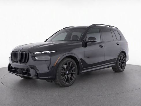 Certified 2026 BMW X7 xDrive40i w/ M Sport Package AWD/4WD image 2