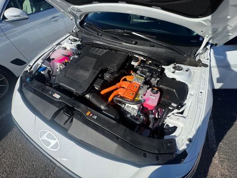 Used 2025 Hyundai Elantra Limited image 33