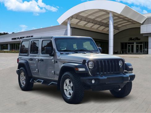 Used 2020 Jeep Wrangler Unlimited Sport S image 2