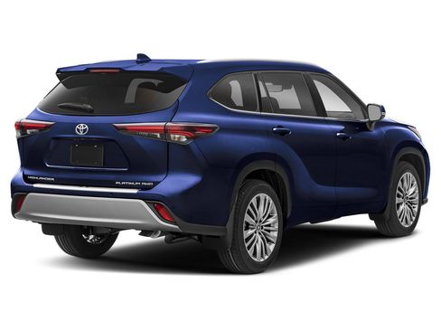 New 2026 Toyota Highlander Platinum image 2