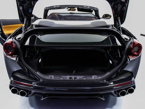 Certified 2019 Ferrari Portofino image 24