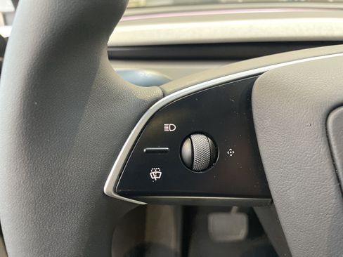 Used 2026 Tesla Model Y AWD image 19