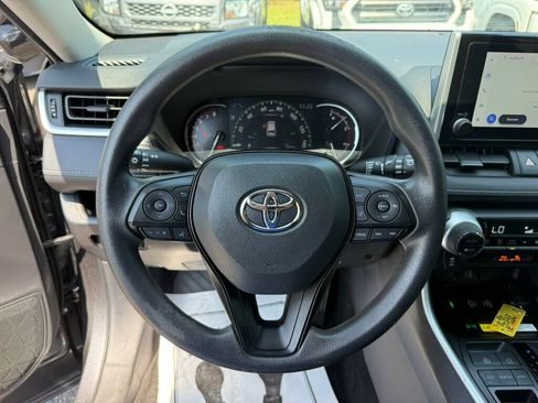 Used 2024 Toyota RAV4 XLE FWD image 5