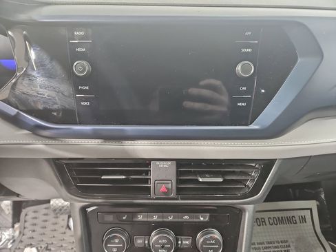 Used 2024 Volkswagen Taos SE image 20