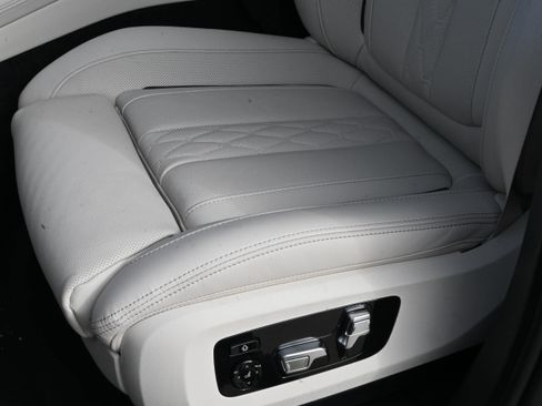 New 2026 BMW X7 M60i image 24