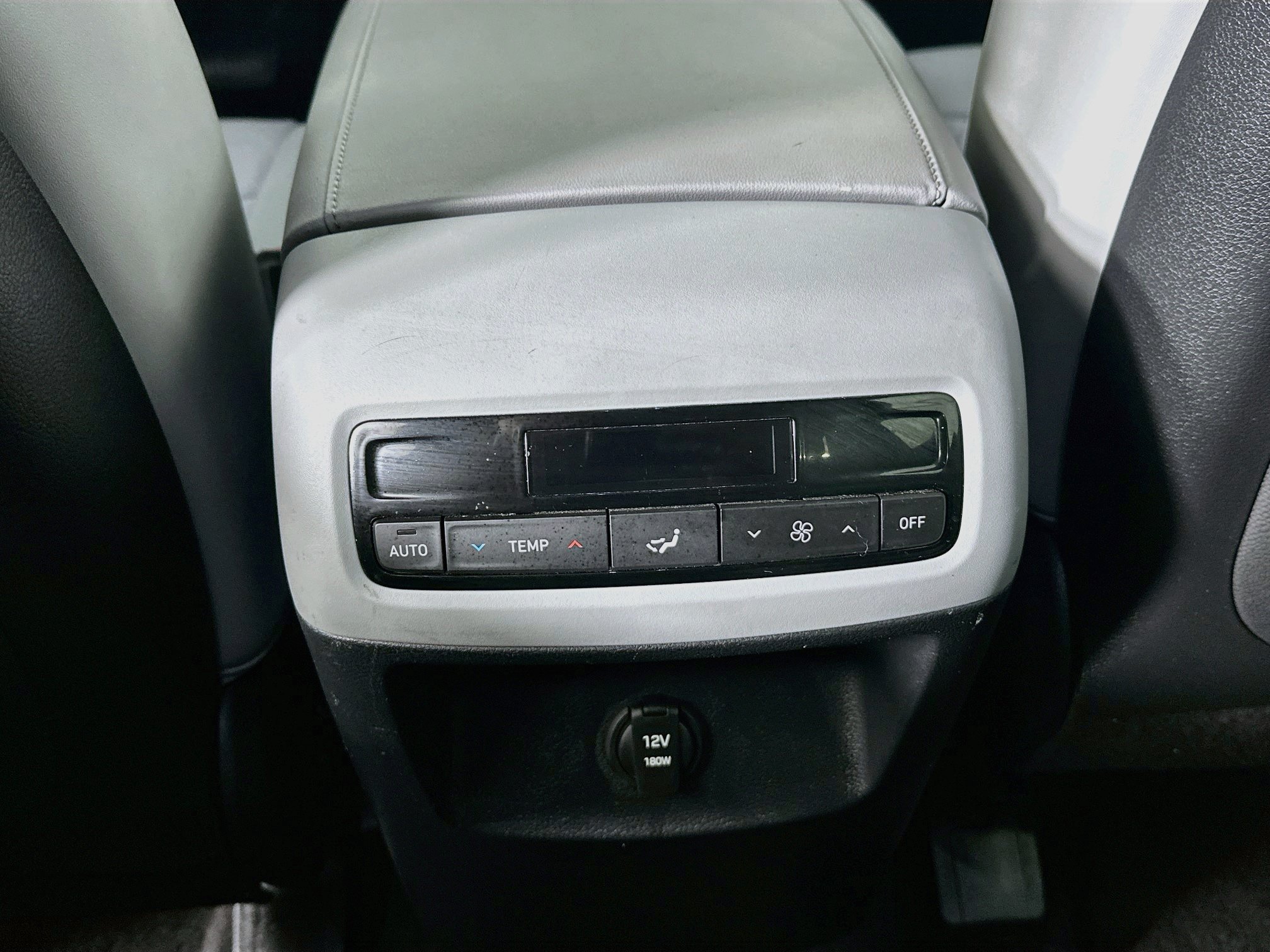 Used 2025 Hyundai Palisade SEL FWD image 28