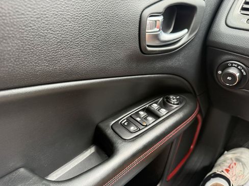 Used 2020 Jeep Compass Trailhawk w/ Cold Weather Group AWD/4WD image 24