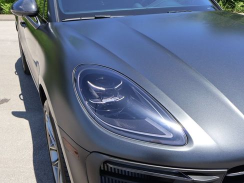 Certified 2025 Porsche Macan GTS AWD/4WD image 14