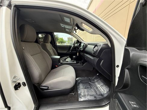 Used 2022 Toyota Tacoma SR RWD image 13