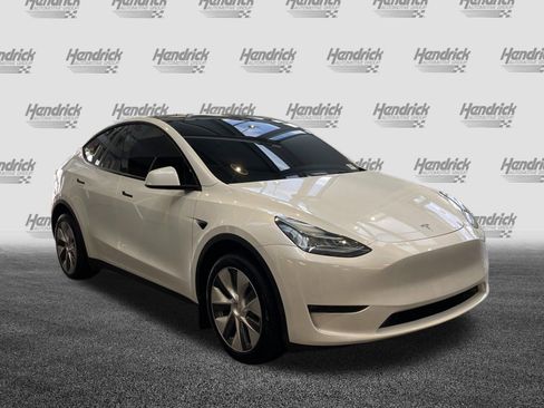 Used 2023 Tesla Model Y Long Range AWD/4WD image 2