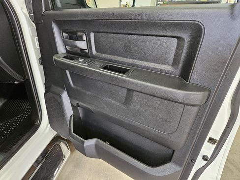 Used 2022 RAM 2500 Tradesman w/ Chrome Appearance Group AWD/4WD image 25