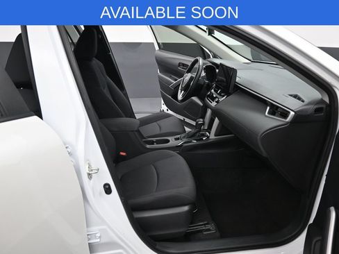 Used 2024 Toyota Corolla Cross LE FWD image 30