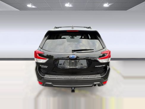 Used 2019 Subaru Forester Premium AWD/4WD image 7