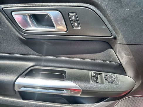 Used 2022 Ford Mustang Coupe RWD image 13