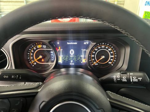 New 2025 Jeep Wrangler Unlimited Rubicon w/ Convenience Group image 15