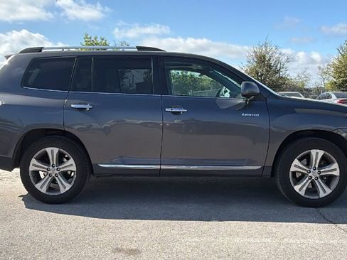 Used 2012 Toyota Highlander Limited w/ Tow Pkg image 4