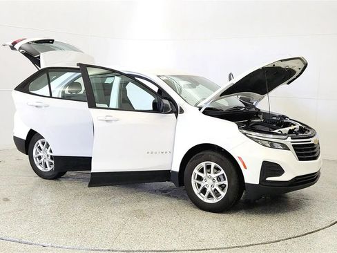 Used 2024 Chevrolet Equinox LS FWD image 9