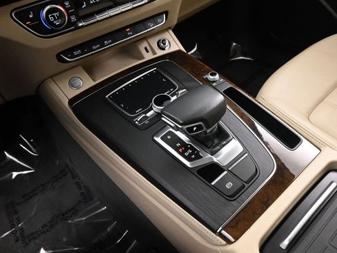 Used 2020 Audi Q5 2.0T Premium Plus image 37