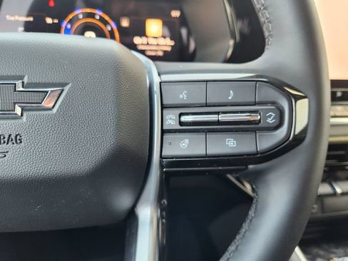 Used 2025 Chevrolet Colorado ZR2 w/ Midnight Edition AWD/4WD image 30