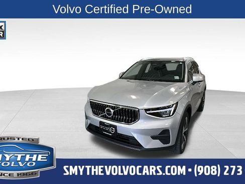 Certified 2024 Volvo XC40 B5 Core AWD/4WD image 1