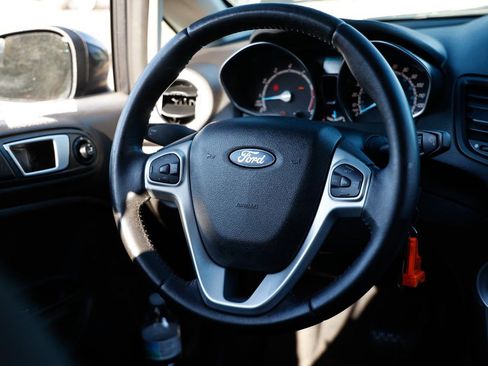 Used 2015 Ford Fiesta SE image 26