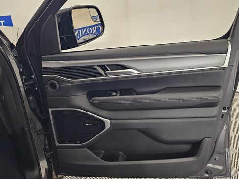 New 2026 Jeep Grand Wagoneer Limited AWD/4WD image 36